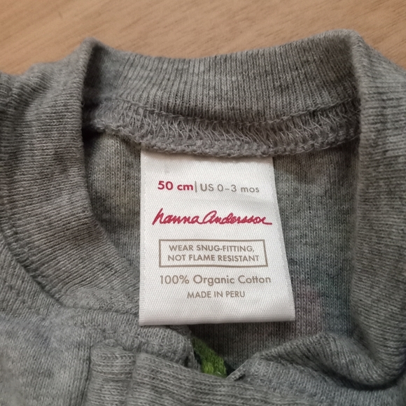 NWOT 0-3m Hanna Andersson Gray Onesie Feat. Pineapples 100%Organic Cotton - Picture 3 of 4